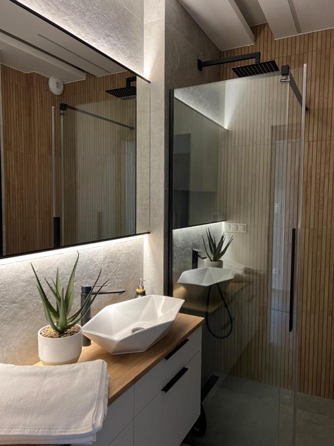 Family & Business Elegant Apartments Ul Lotnicza Centrum Galeria Korona - 1 Bedroom, Terrace, Air Conditioning, Garage - New! Kielce Exterior foto